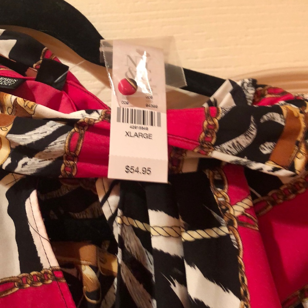 Nice blouse - Picture 2 of 2